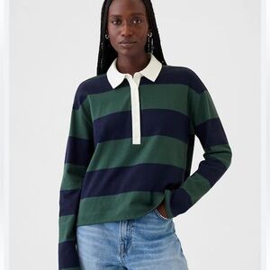 GAP women’s cropped rugby Green and Navy Striped size medium